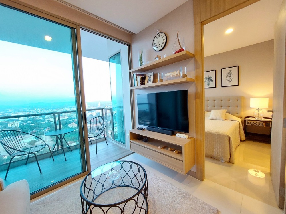 Condo for sale 4.85MB , The Riviera Wongamat Beach, 30+ floor, sea view and very beautiful city view.