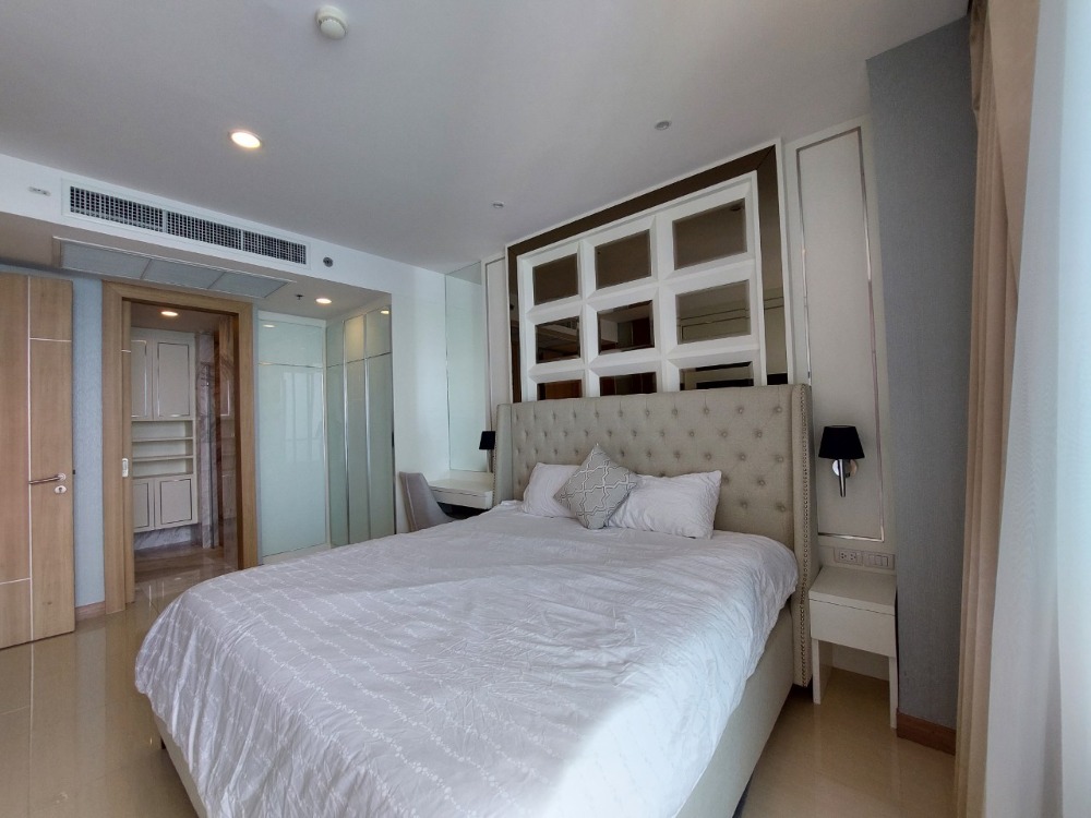 The Riviera Wongamat Beach PattayaPenhouse 3Bedroom (163.93 sq.m.)  Foreign name FOR SALE 32 MB.