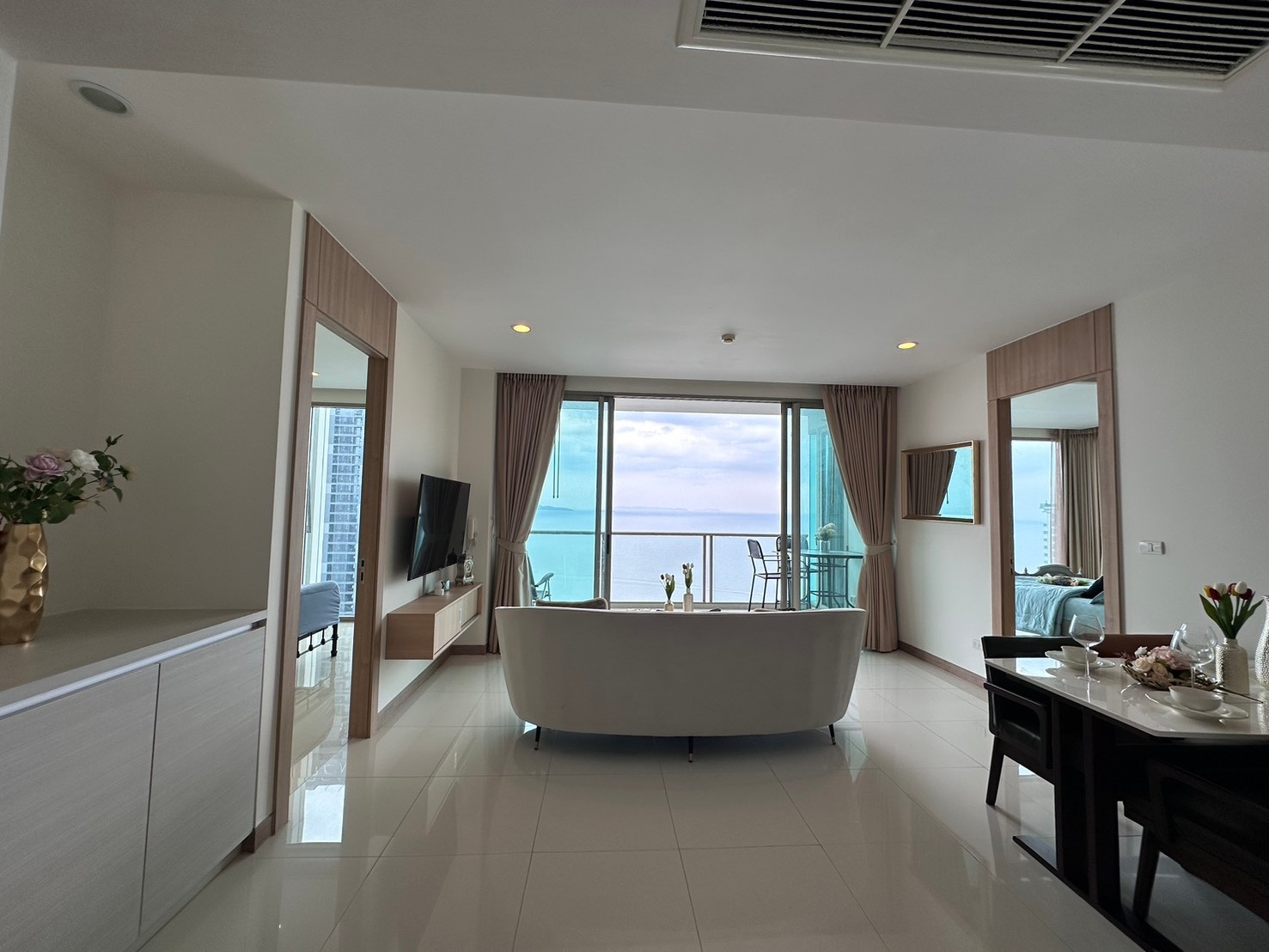 🏖️✨ The Riviera Wongamat – 2 Bedroom Luxury Seaview Condo! ✨| 19.9 MB | 84 Sqm.🏖️