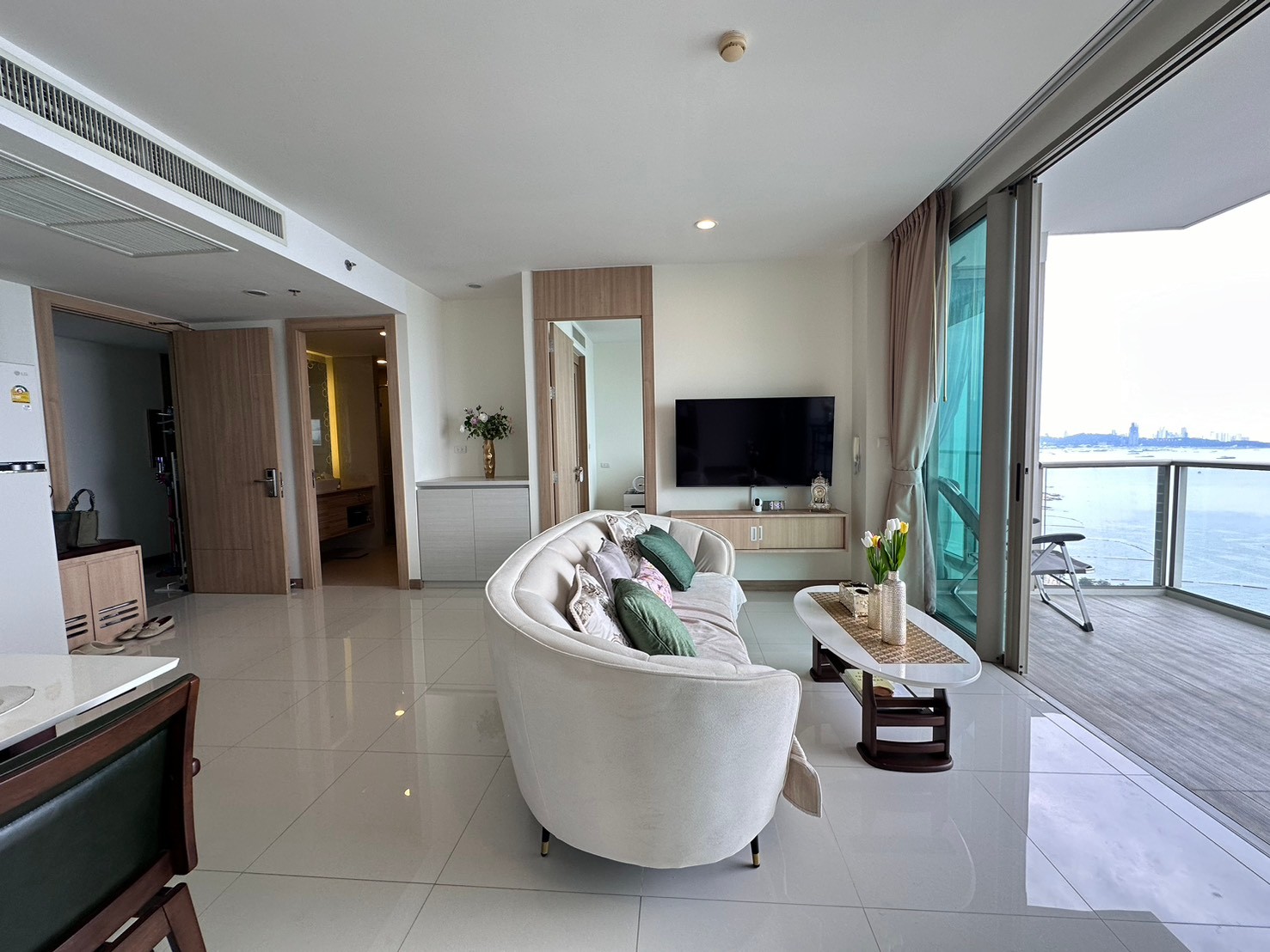 🏖️✨ The Riviera Wongamat – 2 Bedroom Luxury Seaview Condo! ✨| 19.9 MB | 84 Sqm.🏖️