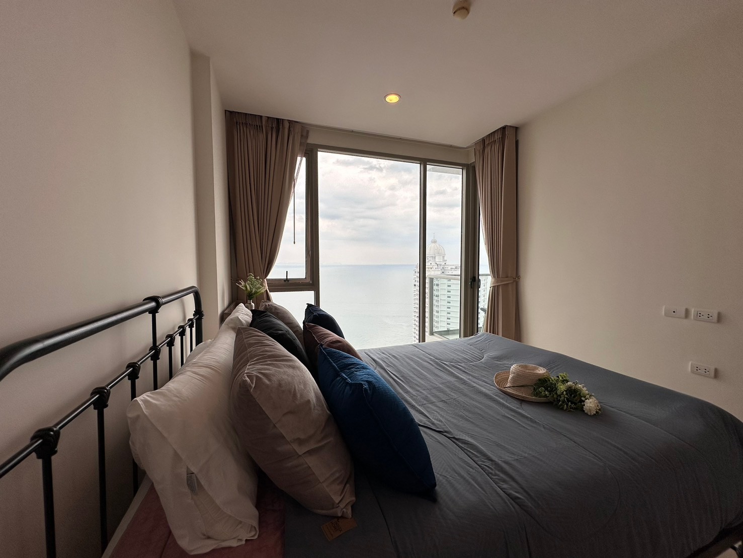 🏖️✨ The Riviera Wongamat – 2 Bedroom Luxury Seaview Condo! ✨| 19.9 MB | 84 Sqm.🏖️