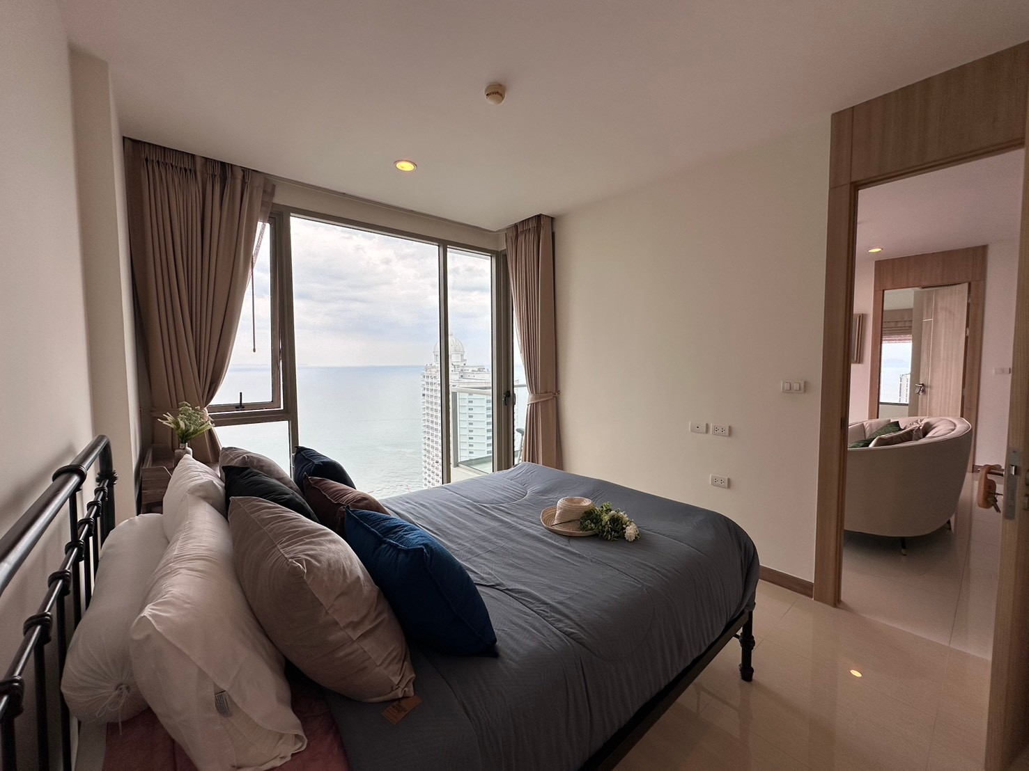 🏖️✨ The Riviera Wongamat – 2 Bedroom Luxury Seaview Condo! ✨| 19.9 MB | 84 Sqm.🏖️