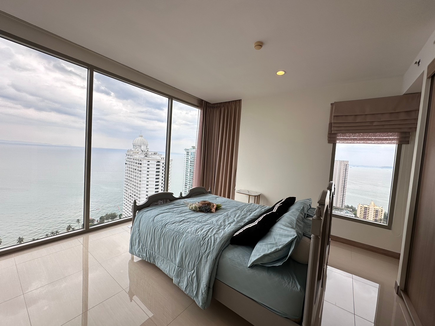 🏖️✨ The Riviera Wongamat – 2 Bedroom Luxury Seaview Condo! ✨| 19.9 MB | 84 Sqm.🏖️