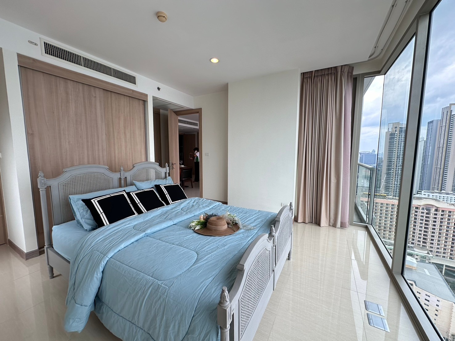 🏖️✨ The Riviera Wongamat – 2 Bedroom Luxury Seaview Condo! ✨| 19.9 MB | 84 Sqm.🏖️